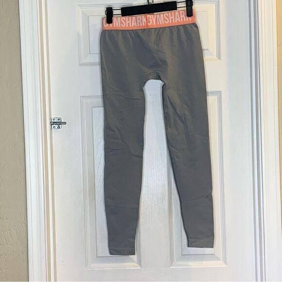 Gymshark Seamless Band Cropped Leggings Size Small - Picture 8 of 8